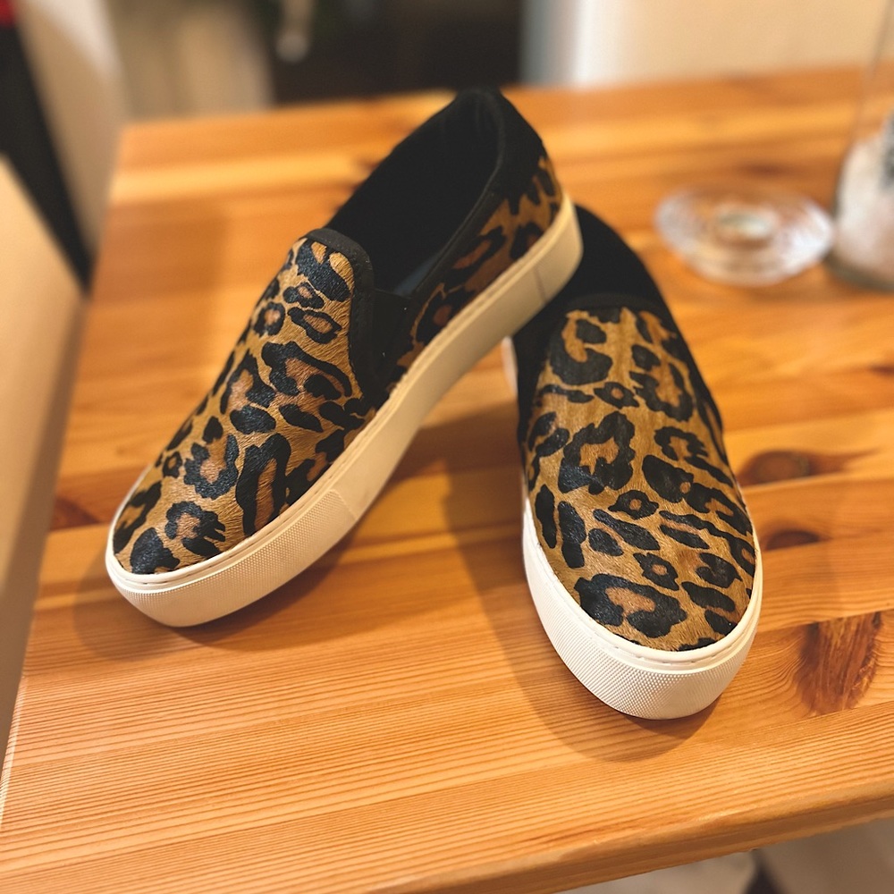 UGG Slip on Sneaker